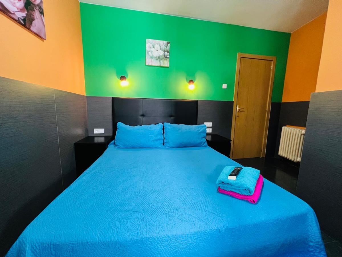 Hostal Numancia Madrid Exterior photo