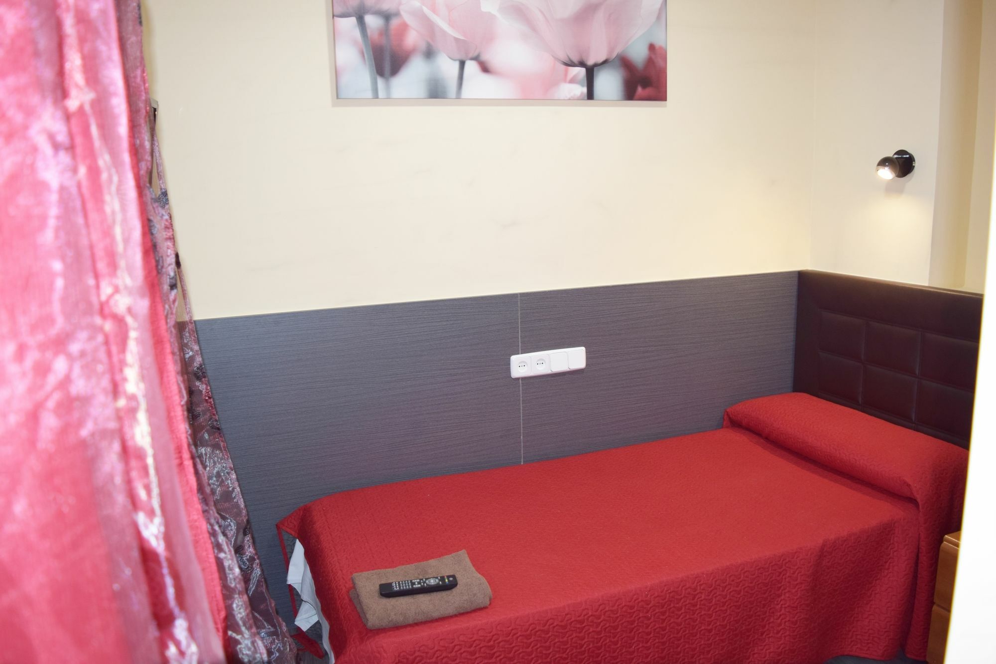 Hostal Numancia Madrid Exterior photo